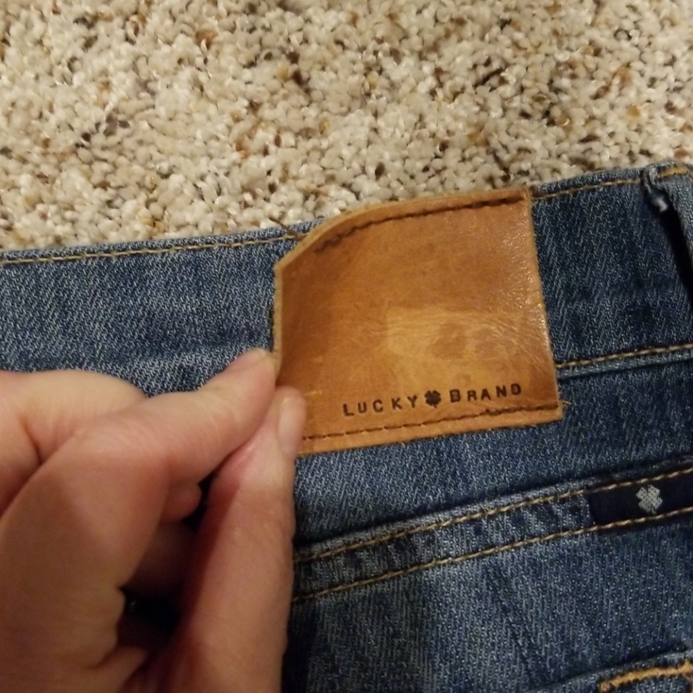 Like new! Lucky Brand jeans - Picture 5 of 5